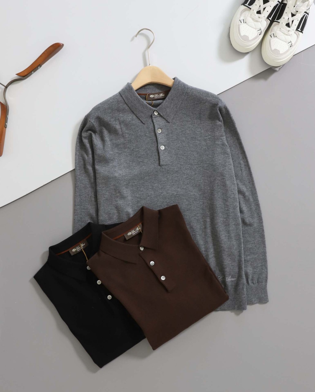 #로로피아나 [ LORO ] 수입 버튼 플래킷 카라 니트 입고💢 #남성상의 #카라니