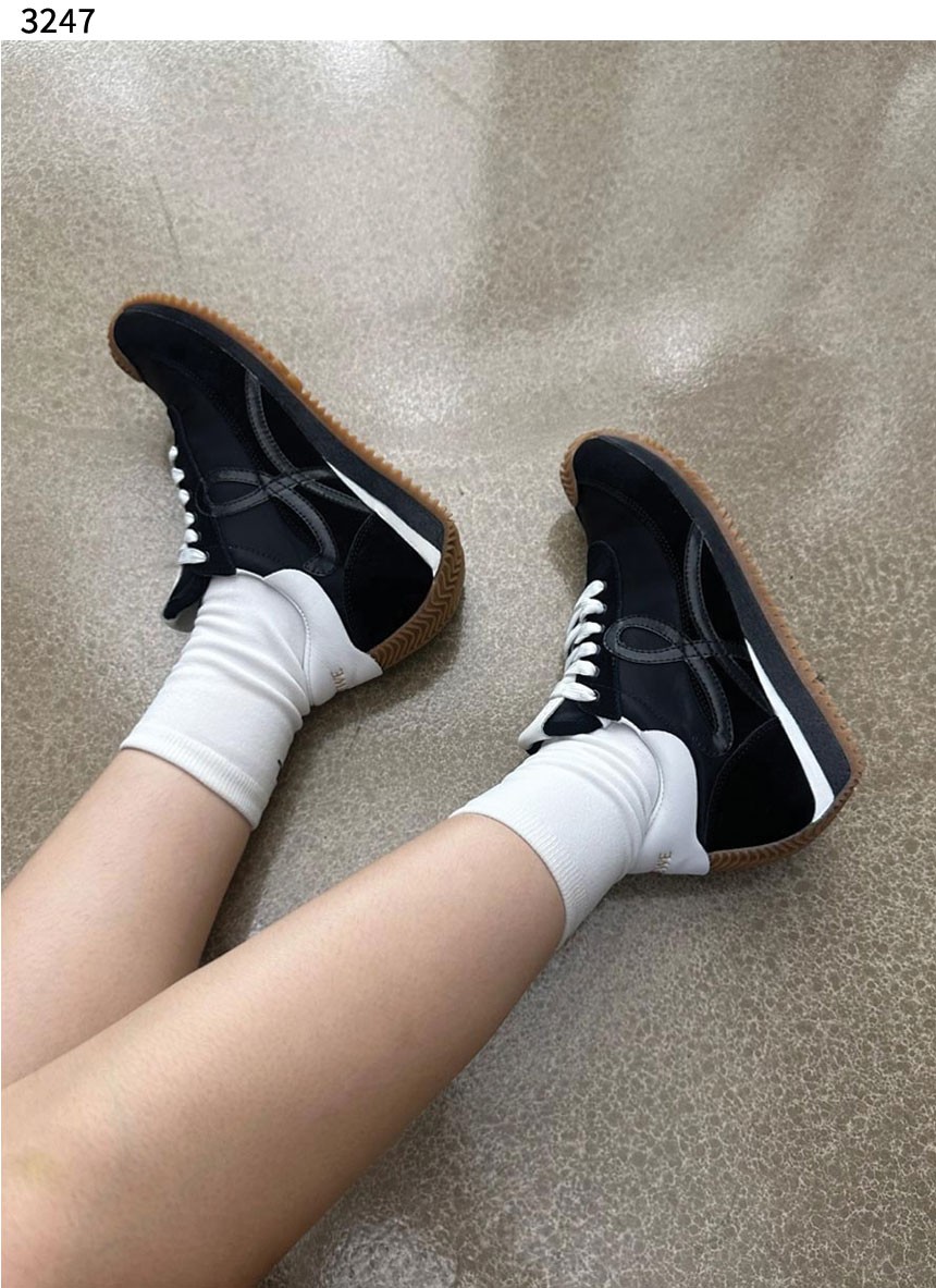 #로에배 [Loewe] 수입프리미엄급 로에베 나일론 앤 스웨이드 플로우 러너 블랙 신상 입고💢 #태그 #신발 #3247