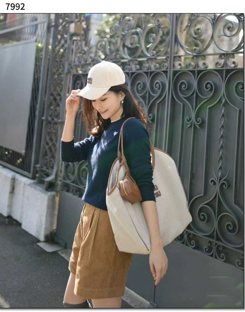 #미우미우 [MIU MIU] 수입프리미엄급 미우미우 아이비 캔버스 토트백 신상 입고💢 #태그 #가방 #7992