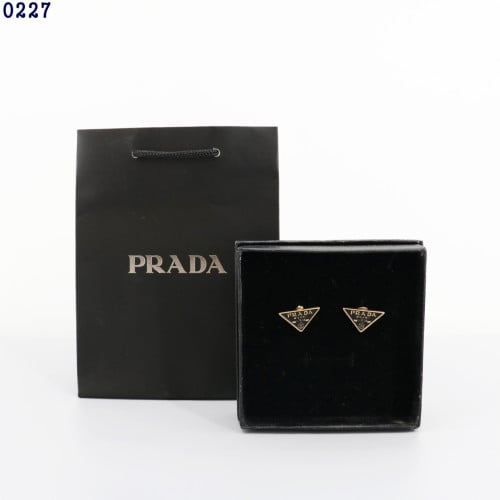 👹프라다 삼각로고 메탈 스터드 귀걸이👹