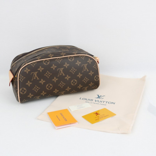 👹루이비통 돕 키트 토일렛 파우치 👹