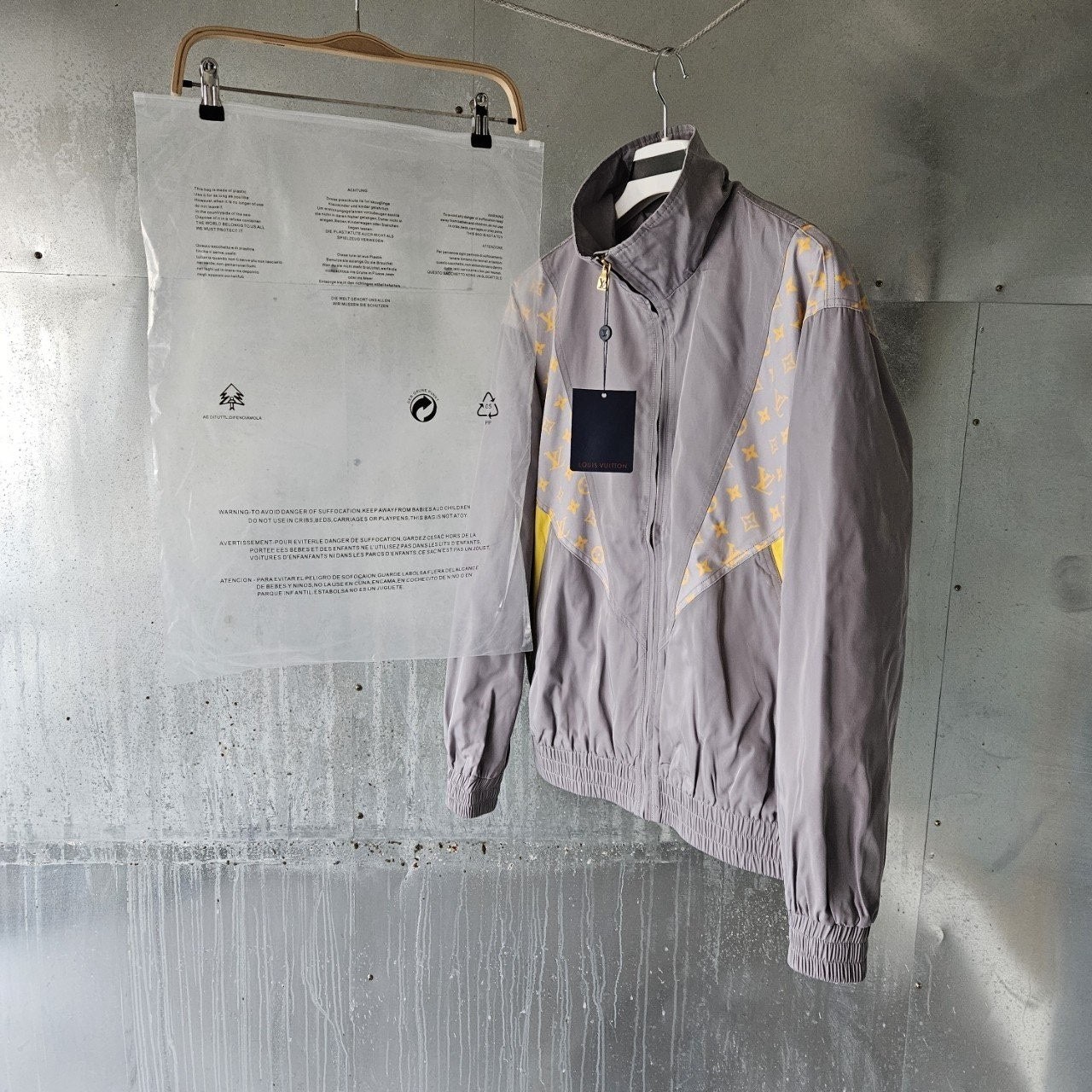 💕 루* 모노그램 트랙 톱