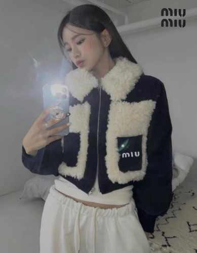 💕 미*** 양털포인트 카라 집업