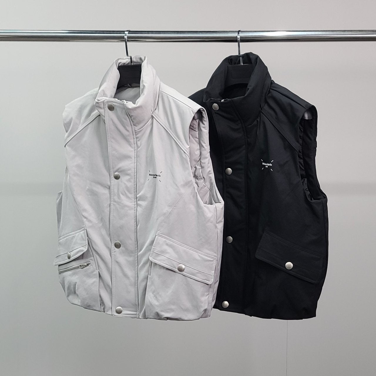 💕 메* 마르지엘라 덕다운 엠보로고 패딩 조끼