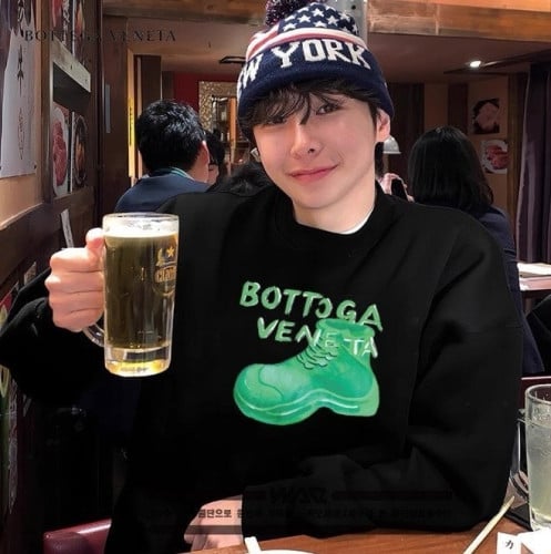 💕 보** 페인트 신발 디자인 밍크양기모 티셔츠