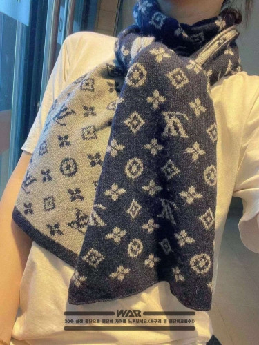 💕 루* 모노그램 하프패턴 네이비 머플러