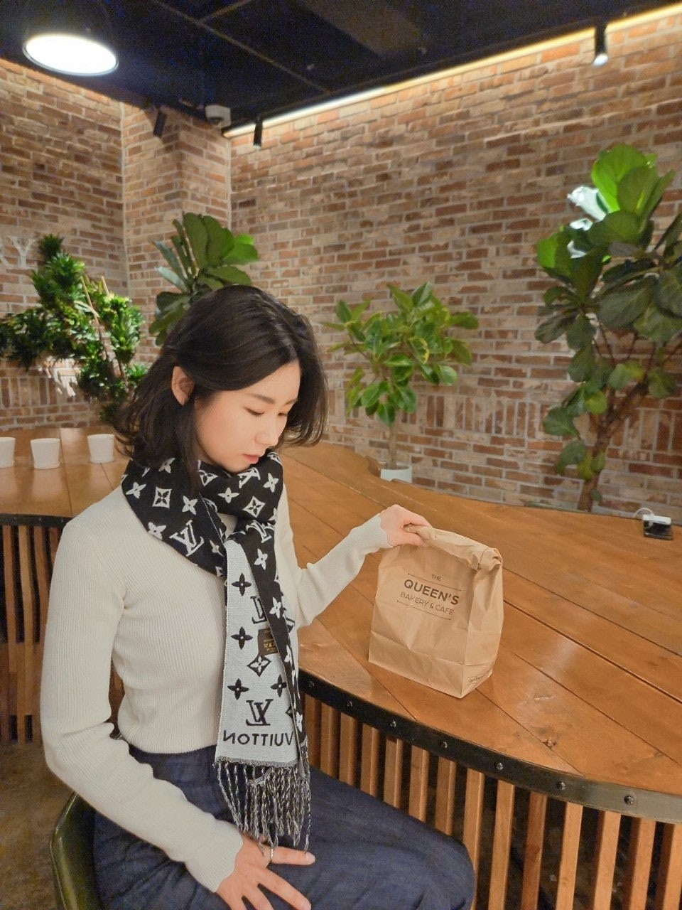 💕 루* 캐시실크 모노그램 양면 머플러