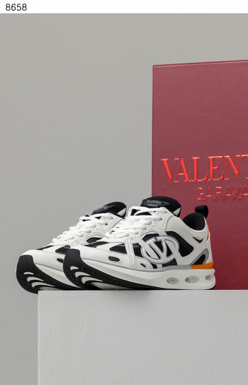 #발렌티노 [VALENTINO] 수입프리미엄급 VLOGO 이지조그 로우탑 스니커즈 신상 입고💢 #태그 #신발 #8658