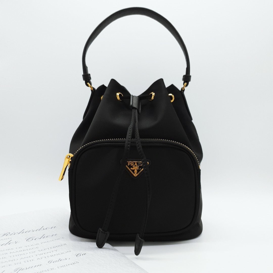 #G#프라다 버킷백