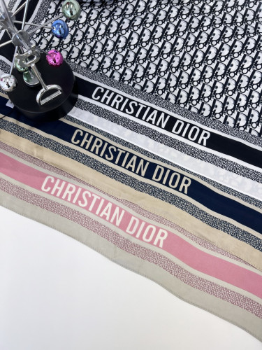 #Q #디올 스퀘어 스카프