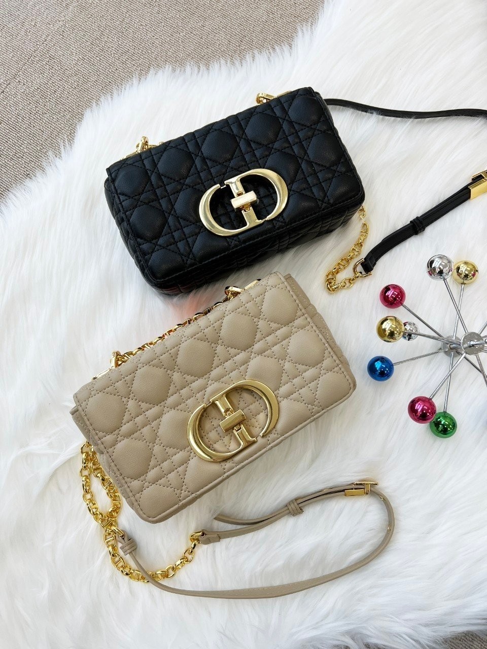 #Q #디올 카로백