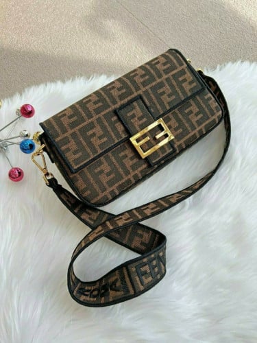 #Q #펜디 바게트백