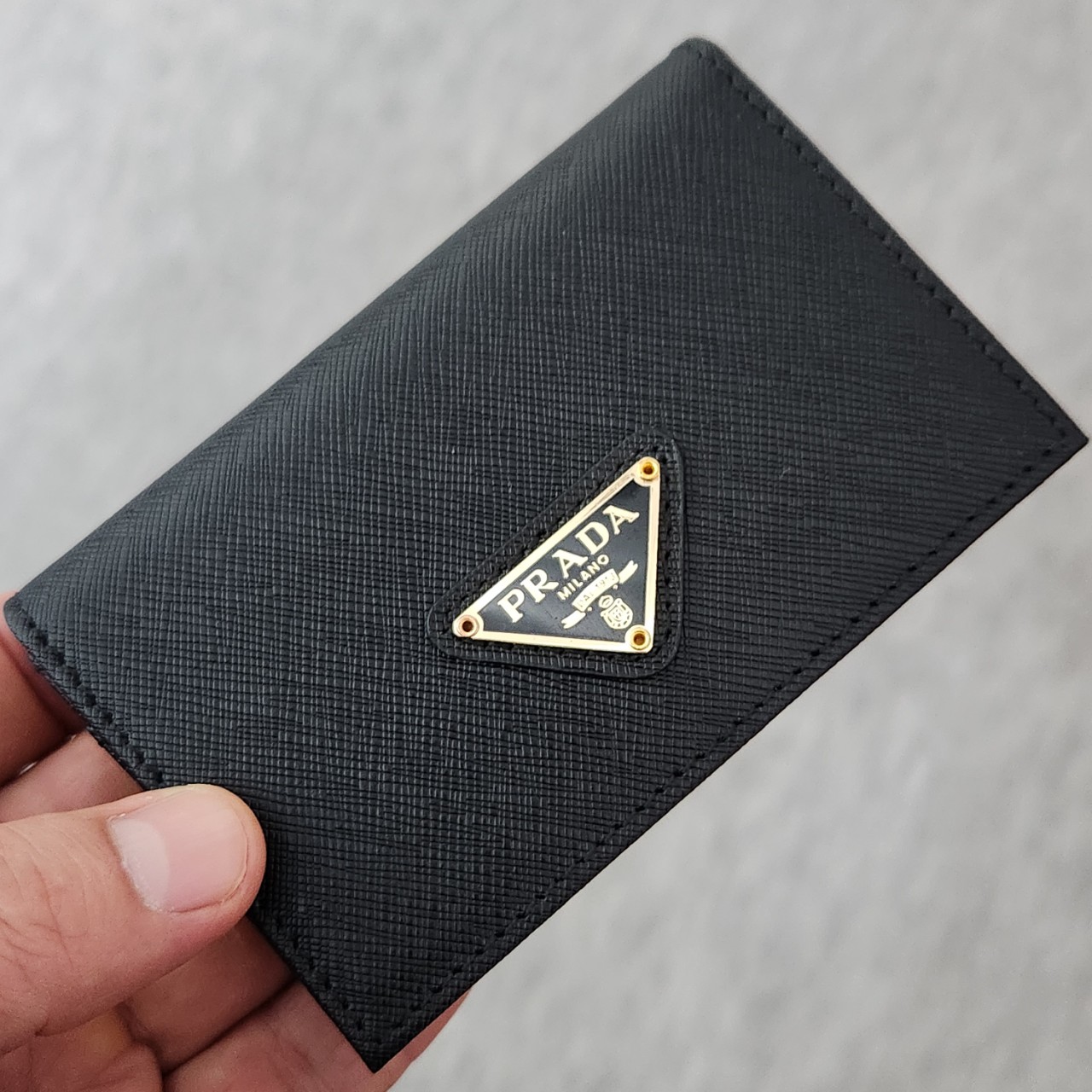 [359번] #프라다 삼각로고 플랩지갑 