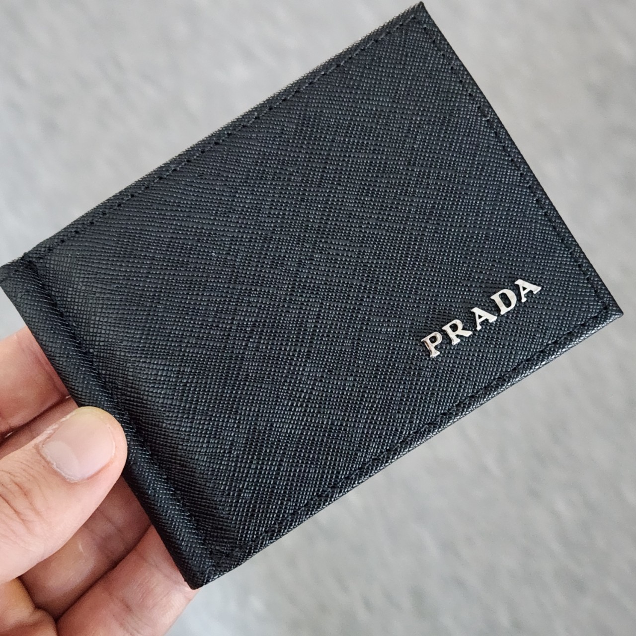 [325번] #프라다 레터링 머니클립