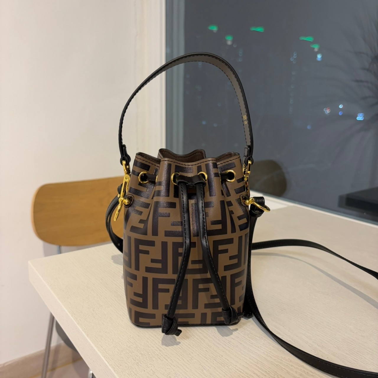 #N #펜디 몬트레조 버킷백