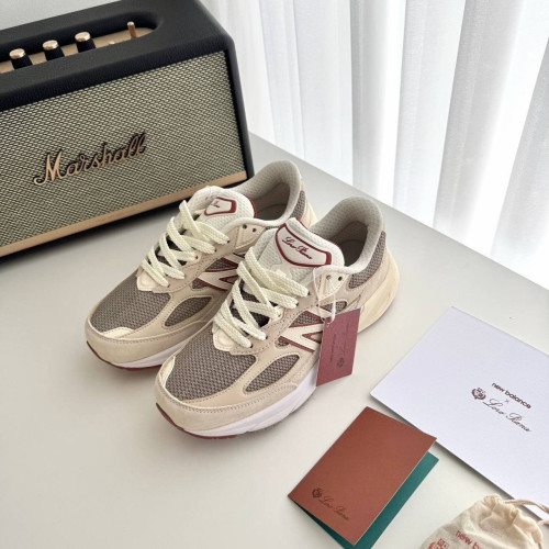 #A #뉴발란스 x #로로피아나 스니커즈 990V6