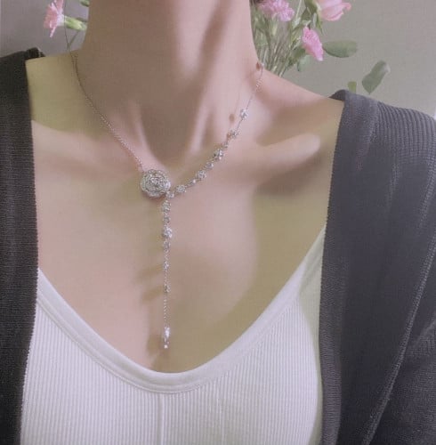 샤넬 부통 드 까멜리아(Bouton de Camélia)