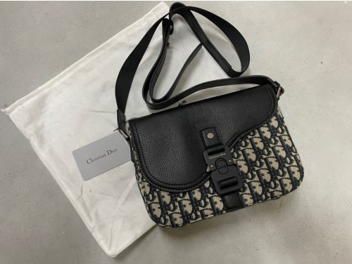 디올 새들 스트랩 메신져백