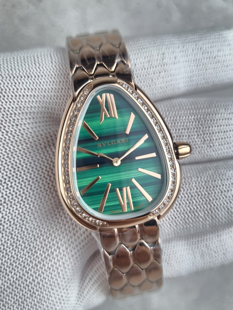 불가리 세르펜티 세두토리 워치 로즈골드 그린 다이얼 다이아 시계