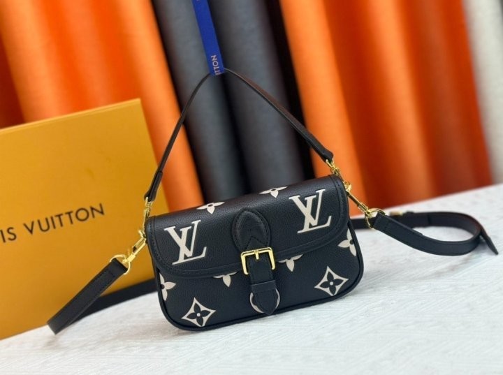 루이비통 2125 다이앤 바이컬러 모노그램 앙프렝뜨 레더 네이비 숄더백