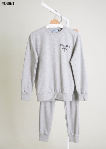 🔆 [PRADA] 프라다 밀라노 로고 그래픽 맨투맨 티셔츠 & 밴딩 테리 팬츠 셋 🔆