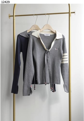 #톰브라운 [Thom Browne] 여성 타이 카라 골지니트 신상입고💢 #상의 #니트 #12429