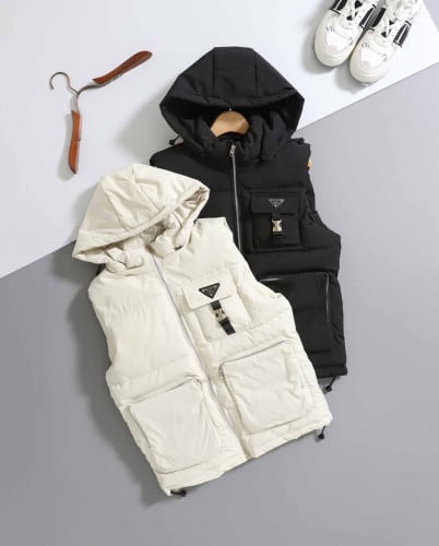 #프라다 [ P*ADA ] 리나일론 멀티 포켓 패딩 조끼 입고💢 #남성상의 #패딩조끼