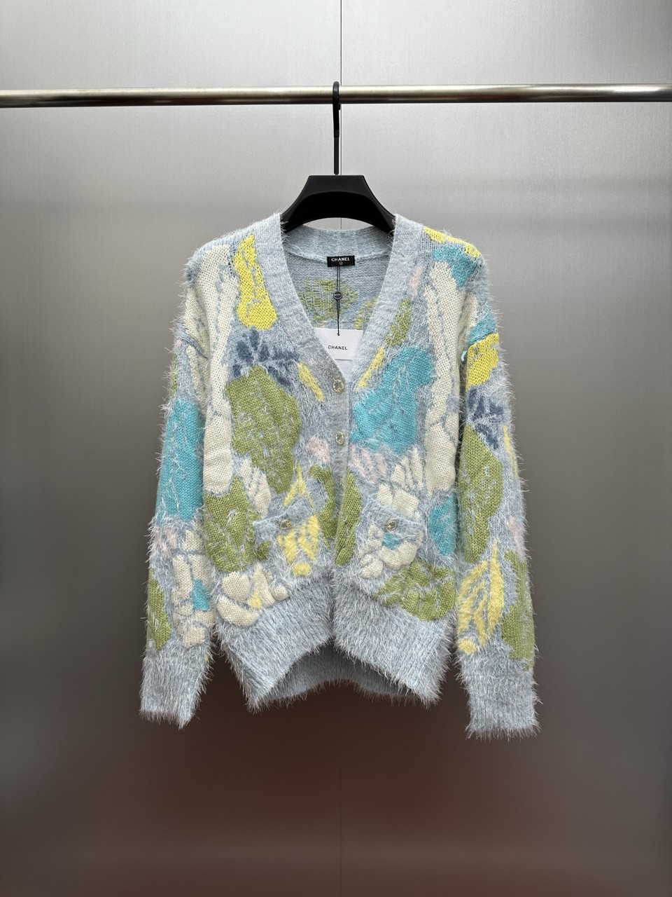 2025 샤*넬 M13 플로럴 가디건 (최상위버전) 입고