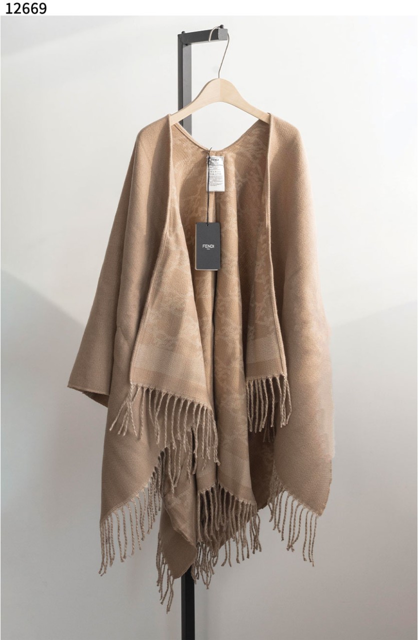 #펜디 [FENDI] 실크 울 캐시미어 숄 신상입고💢 #숄 #12669