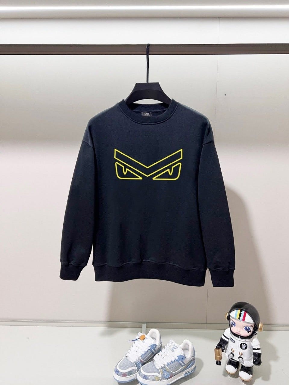 💕 펜* 골든아이 맨투맨