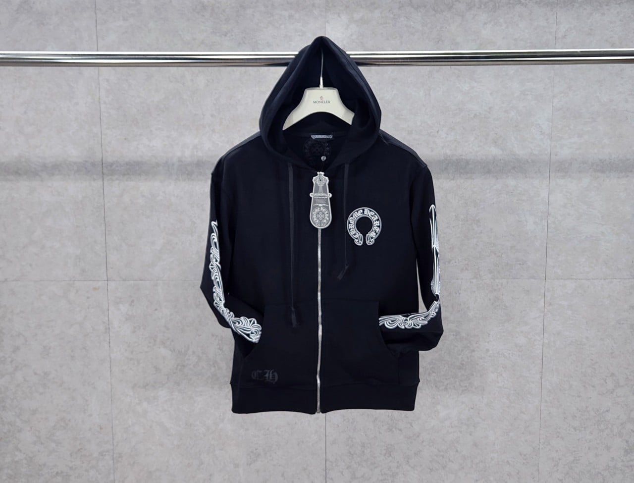 2025 크*** ChromeHearts 플로럴 홀스슈 후드집업 입고~