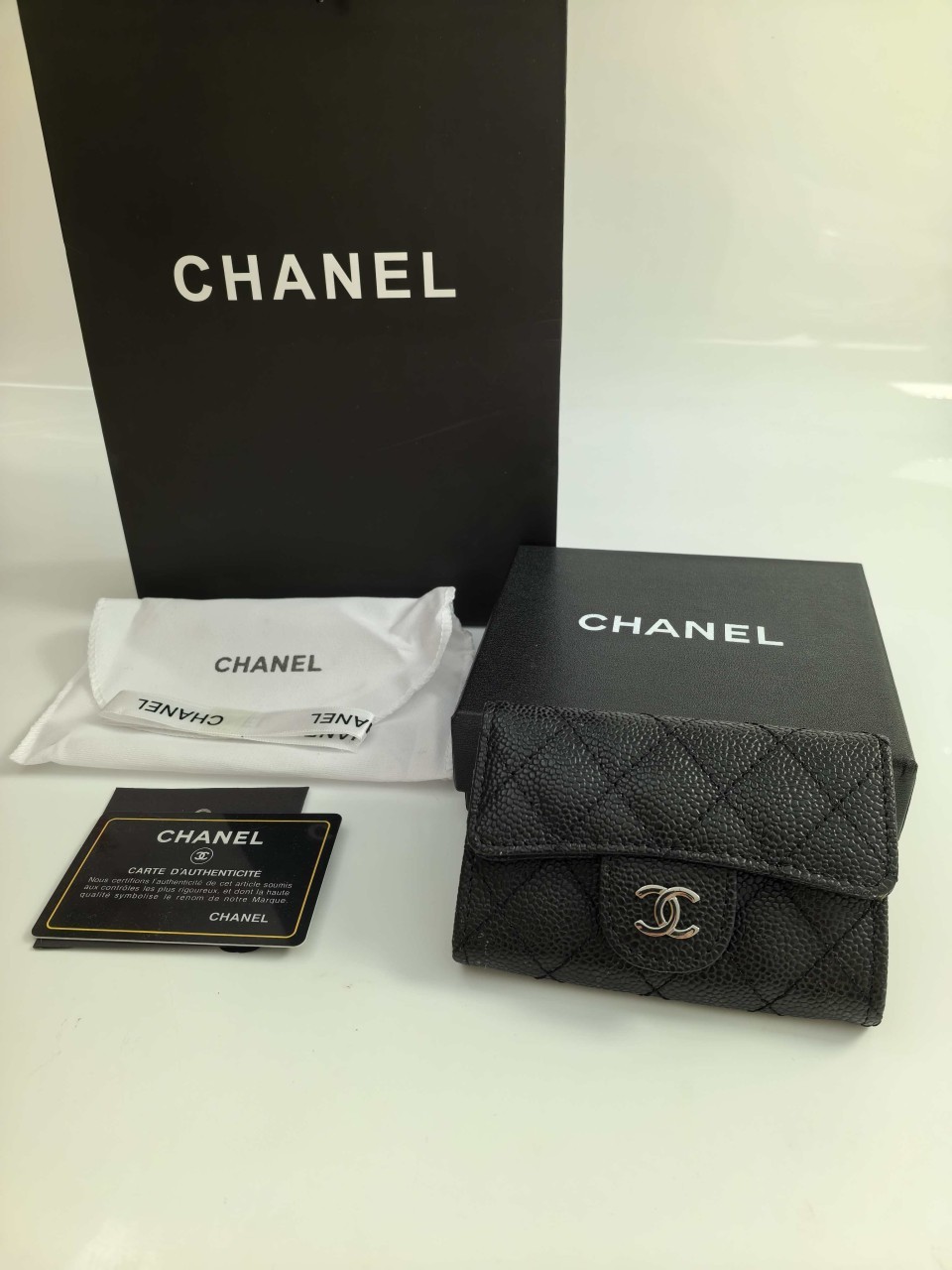 #샤넬 클래식 똑딱이 카드지갑 블랙 은장
