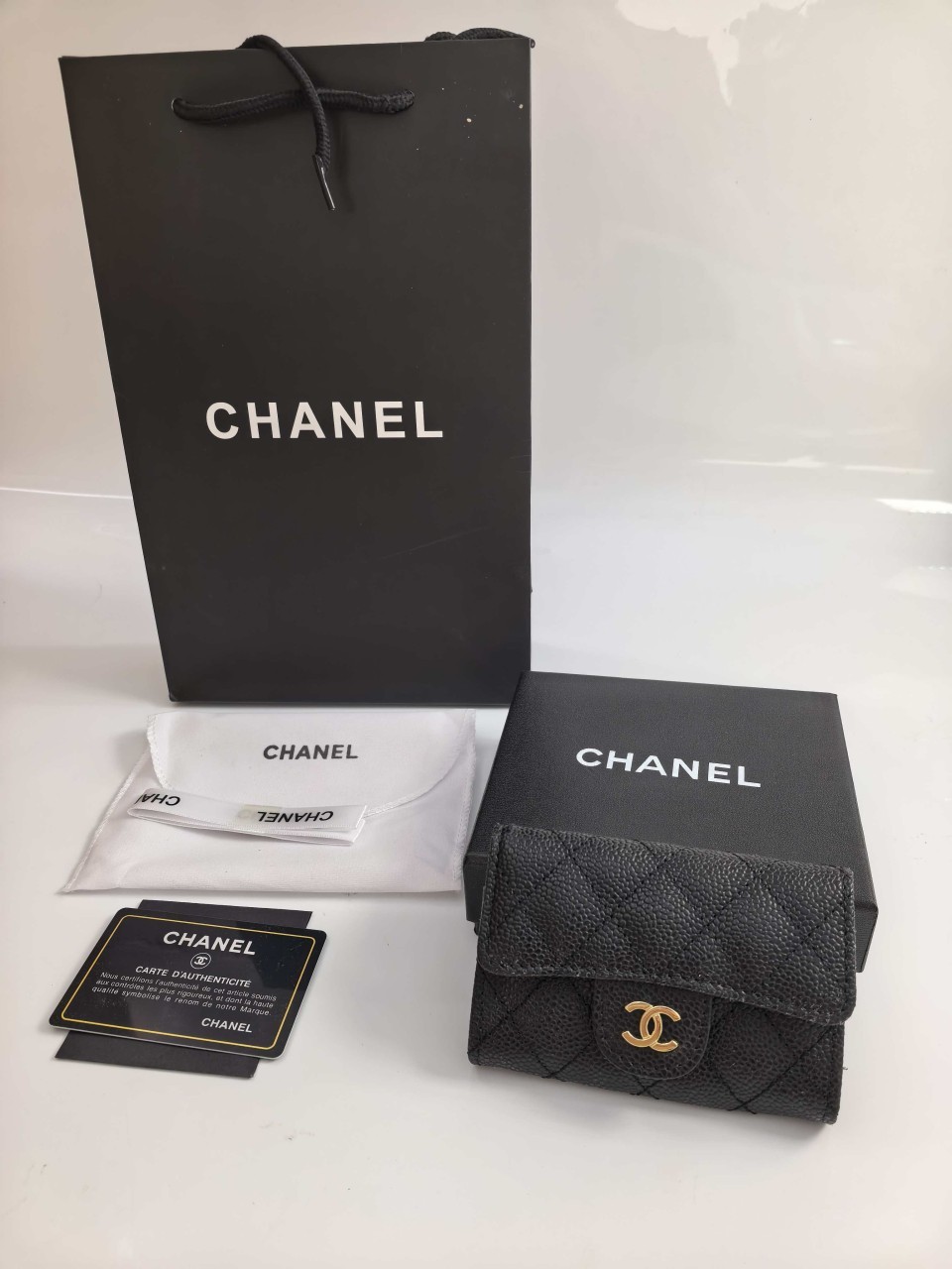 #샤넬 클래식 똑딱이 카드지갑 블랙 금장