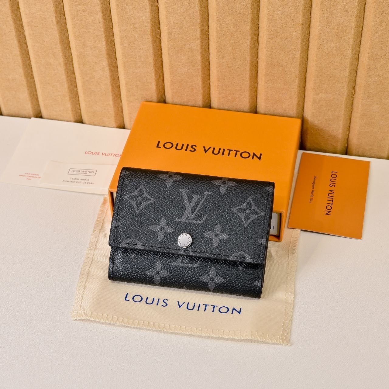 #루이비통 빅토르 월릿 섀도우 반지갑