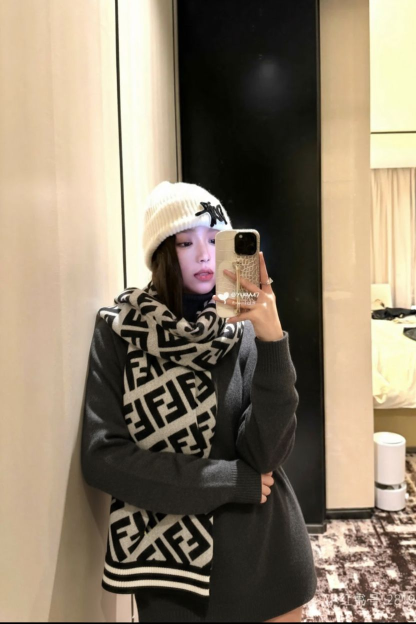 펜V FF 시그니처  울 비스코스 머플러➡️수입최*고급