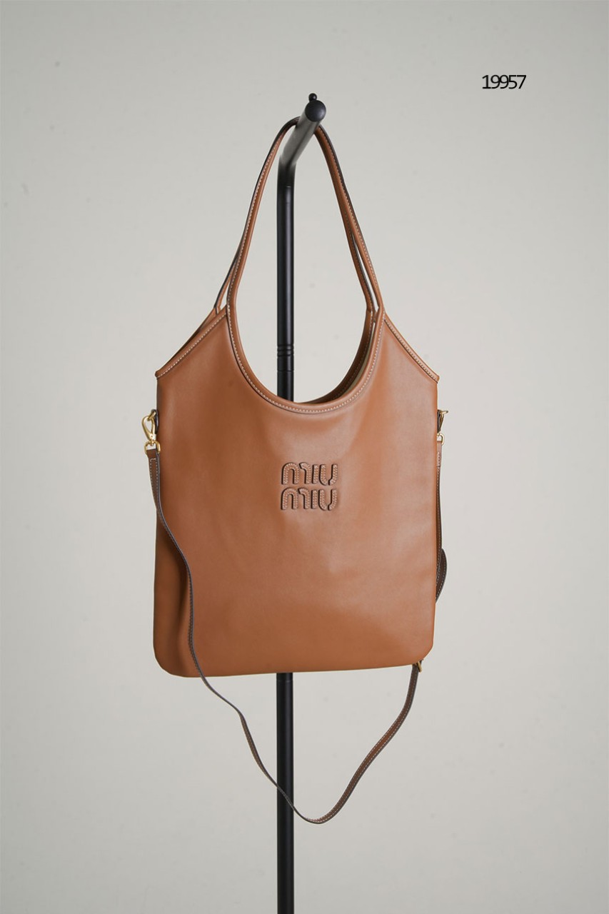 🔆 [MIUMIU] 미우미우 아이비 가죽 토트백 🔆