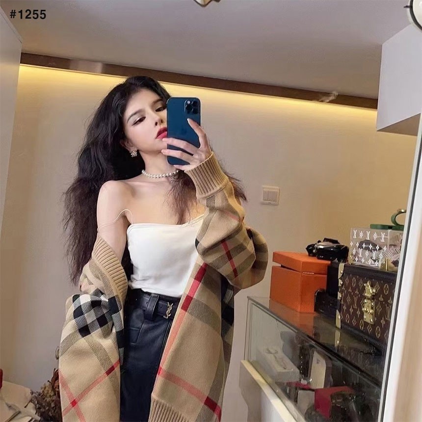 🍀 [BURBERRY] 버버리 체크 테크니컬 버튼 울 가디건 🍀