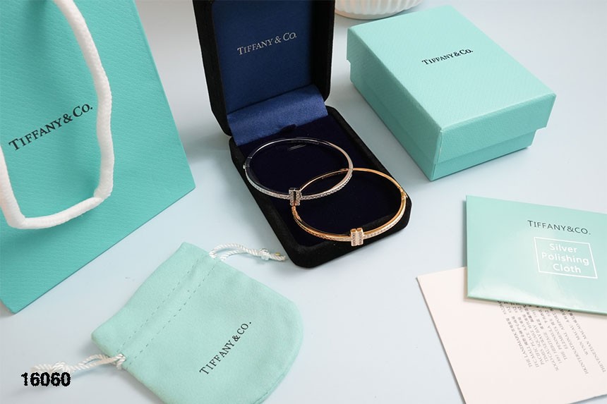 🍀 [TIFFANY & CO] 티파니앤코 T'다이아몬드 힌지디 와이어 뱅글 🍀