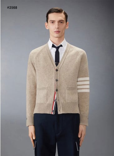 🍀 [THOM BROWNE] 톰브라운 4바 릴렉스 핏 V넥 울 가디건 🍀