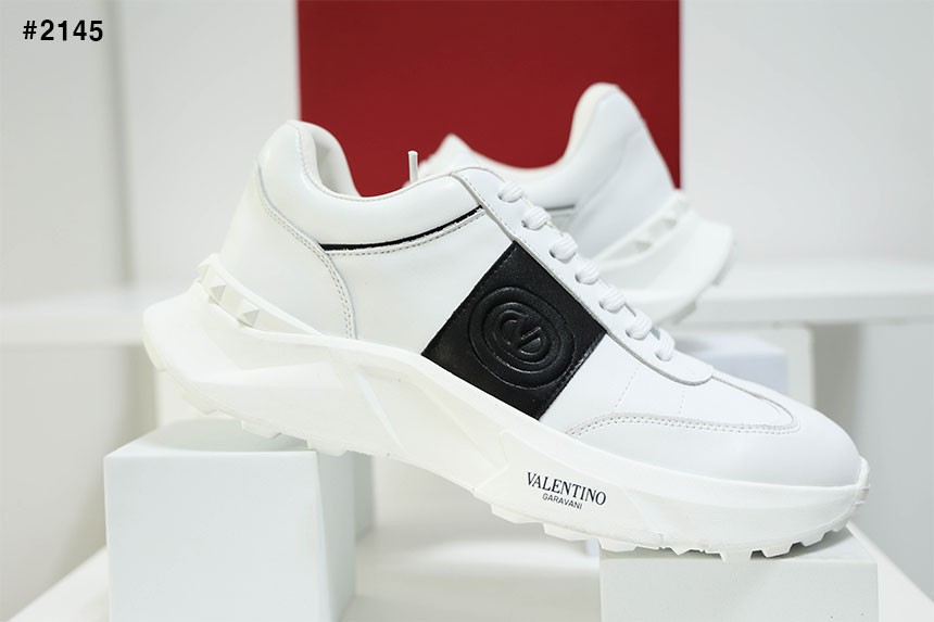 🍀 [VALENTINO] 발렌티노 남성 스터드 로우탑 스니커즈 🍀