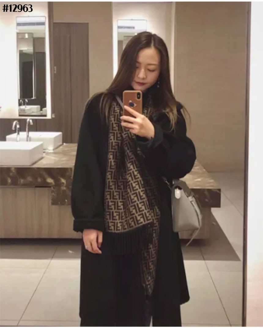 🍀 [FENDI] 팬디 남여공용 스몰 FF 자카드 태슬 머플러 🍀