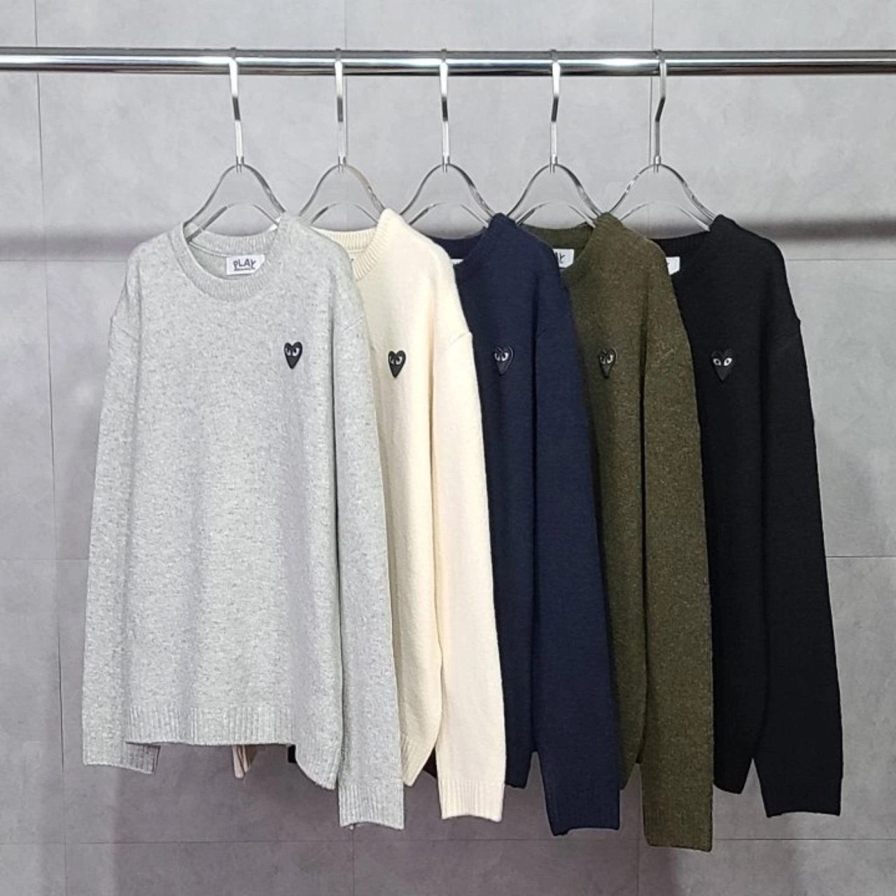 💕 꼼* 블랙와펜 베이직 니트