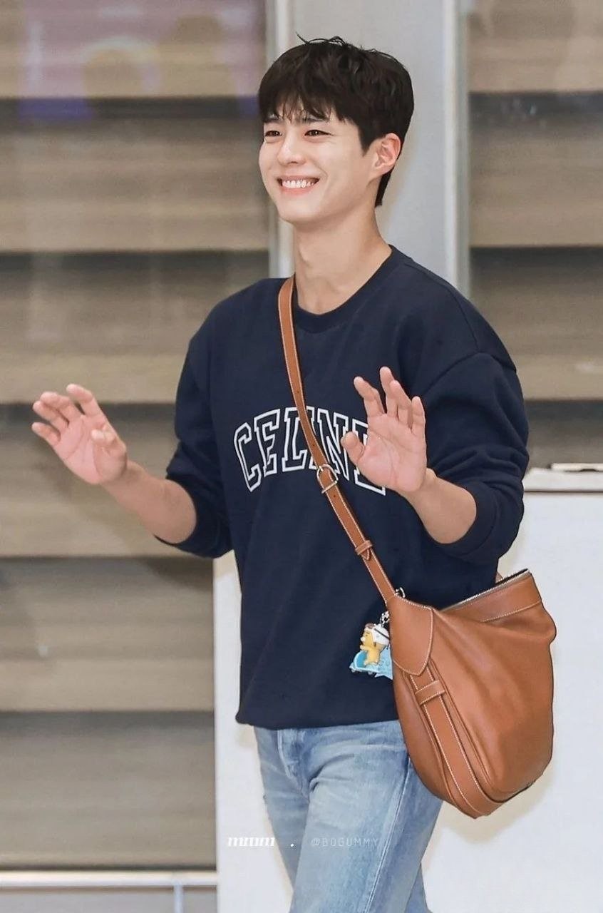 💕 셀** 레터링 로고 박보검 맨투맨 - 수입