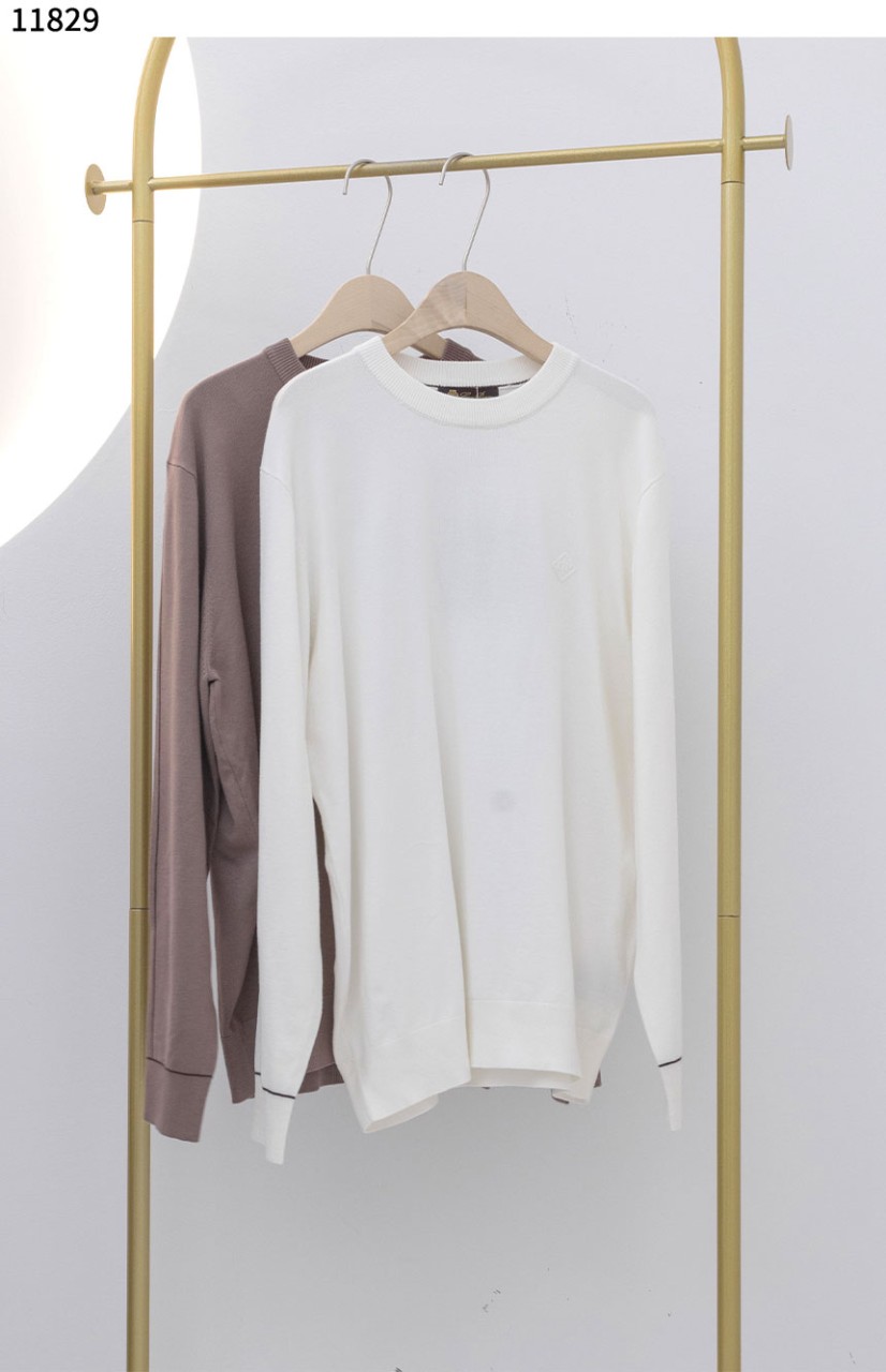 #로로피아나 [LOLO PIANA] 남성 라운드 클래식 니트 신상입고💢 #상의 #니트 #11829