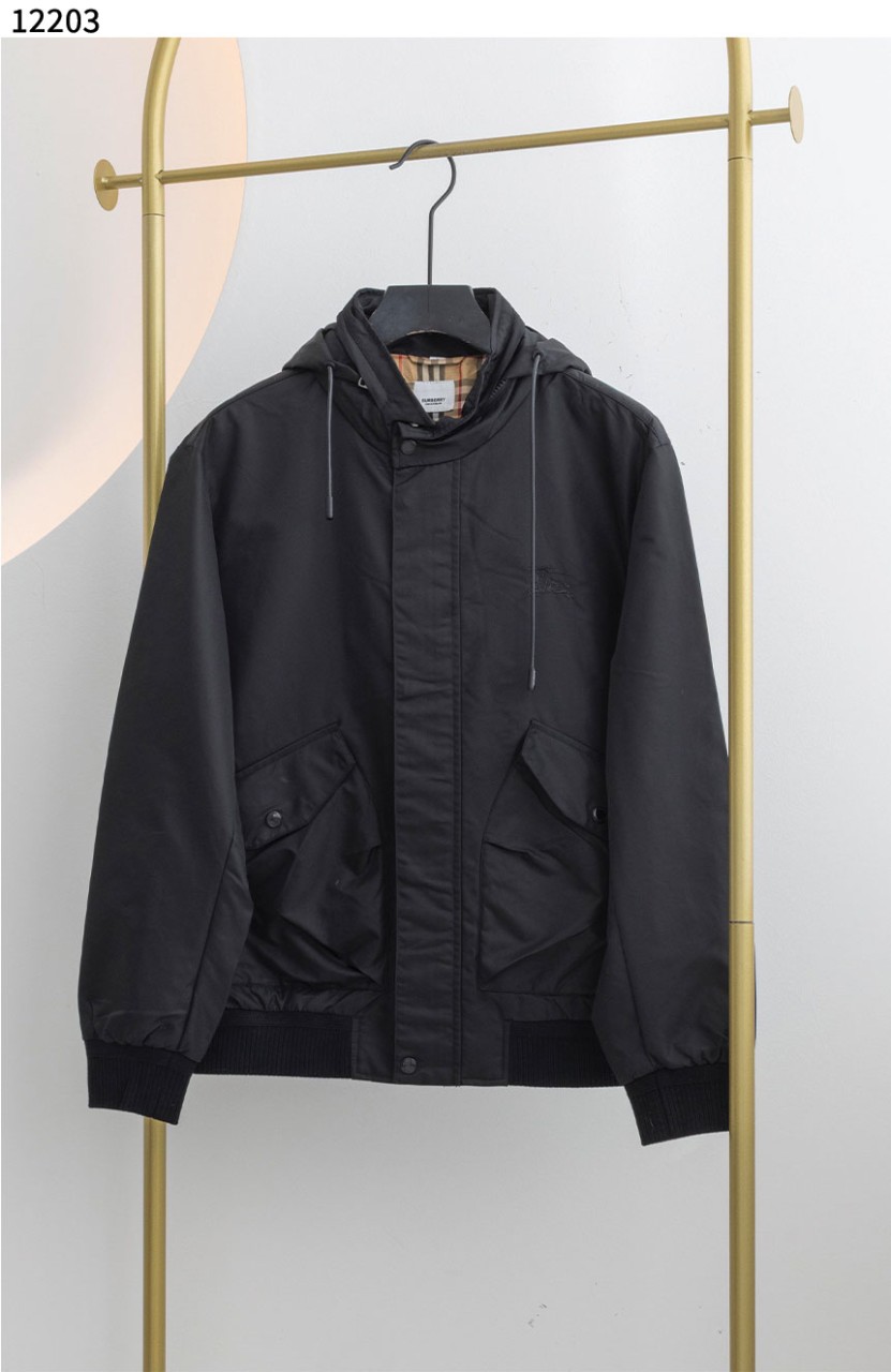 #버버리 [BURBERRY] 바람막이 후드 자켓 신상입고💢 #상의 #자켓 #12203