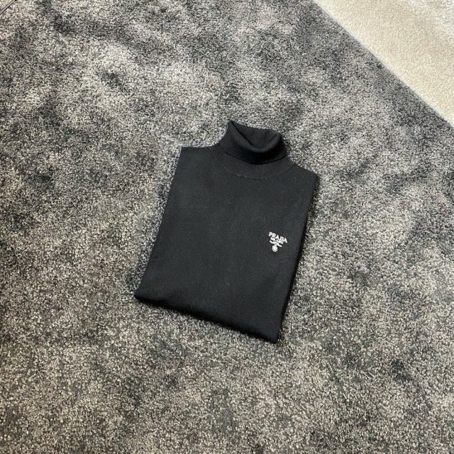 💕 프** 밀라노 로고 터틀넥 니트