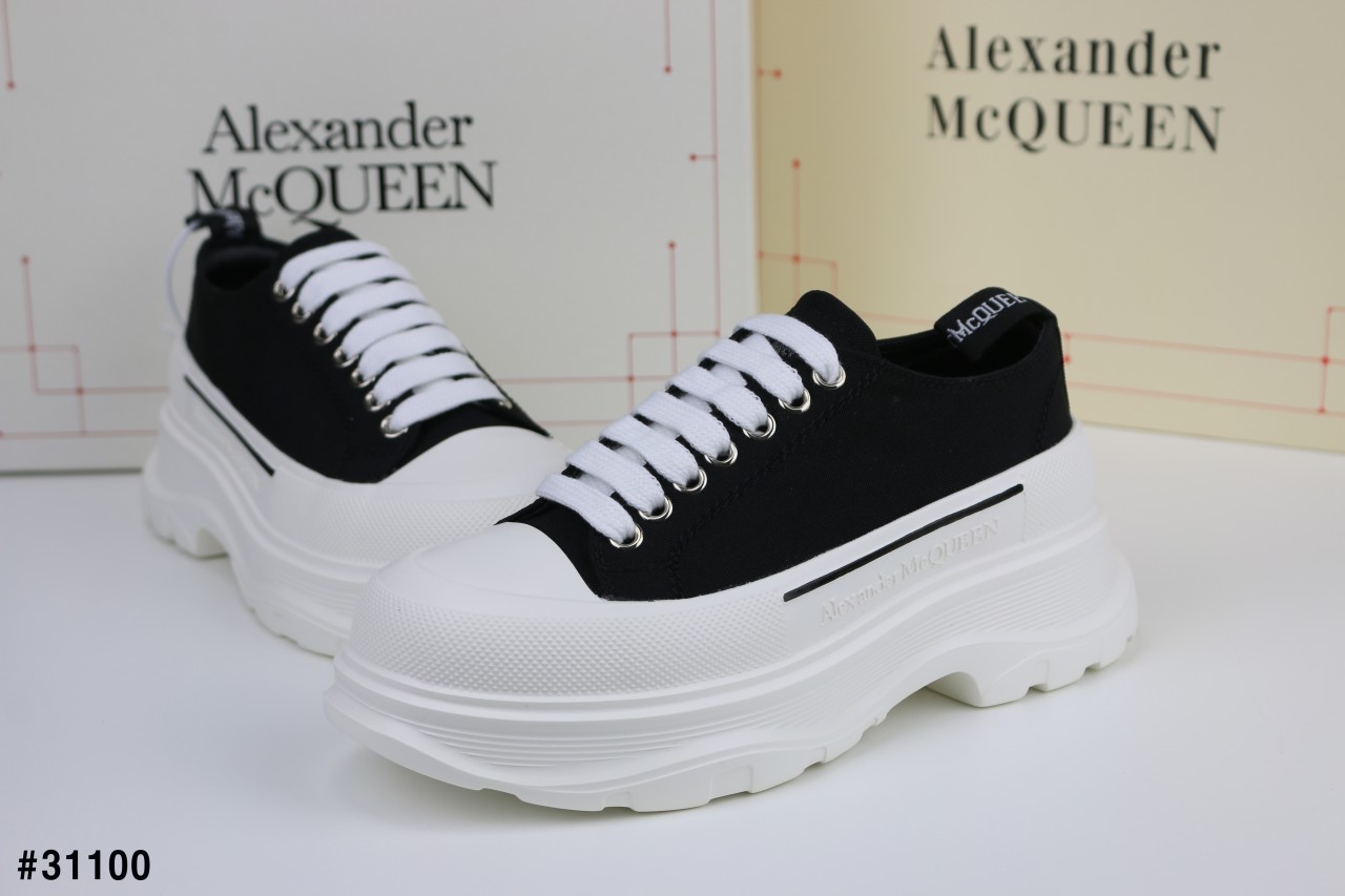 ❗ 알렉산더 맥퀸 트레드 슬릭 로우탑 스니커즈 ❗