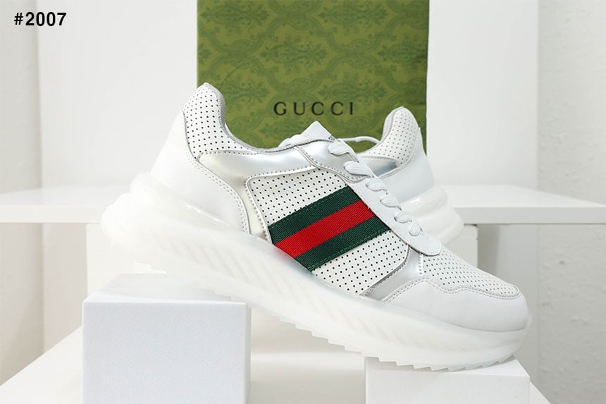 🍀 [GUCCI] 구찌 슈프림 WEB 클래식 로우탑 스니커즈 🍀