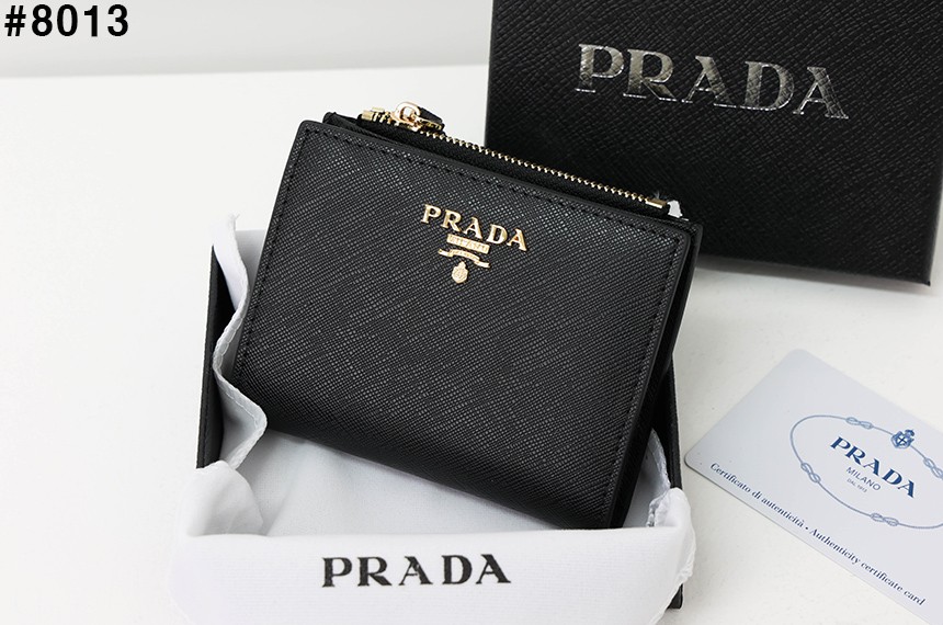 🍀 [PRADA] 프라다 사피아노 메탈로고 반지갑 🍀