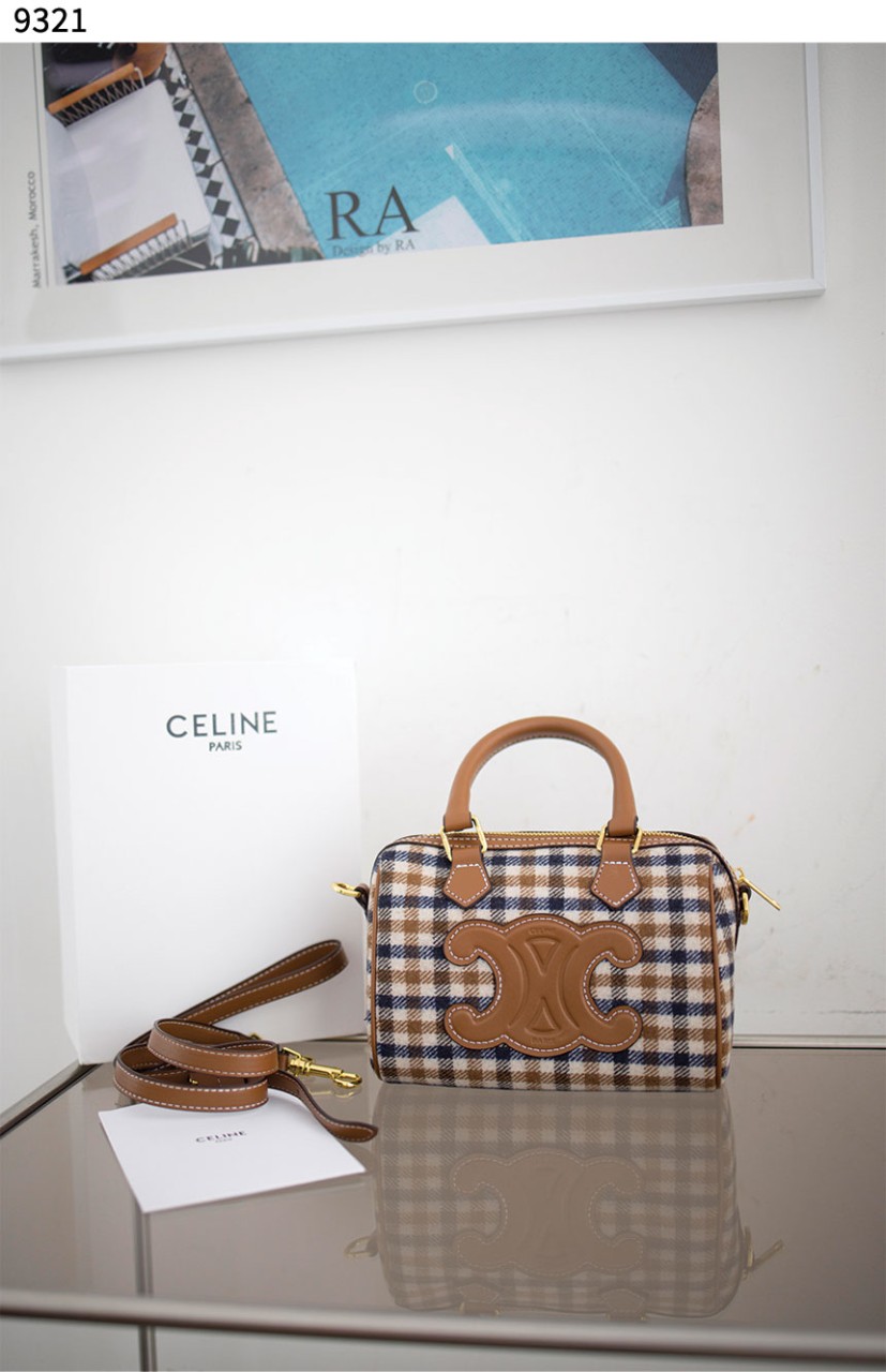 #셀린느 [CELINE] 수입고급 SMALL BOSTON in TARTAN TEXTILE AND CALFSKIN 신상입고💢 #가방 #9321